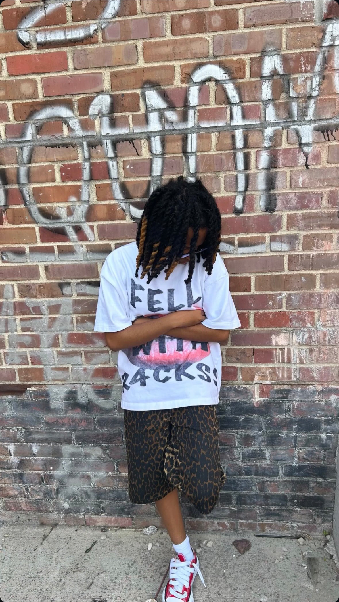 “R4 Kisses” Tee