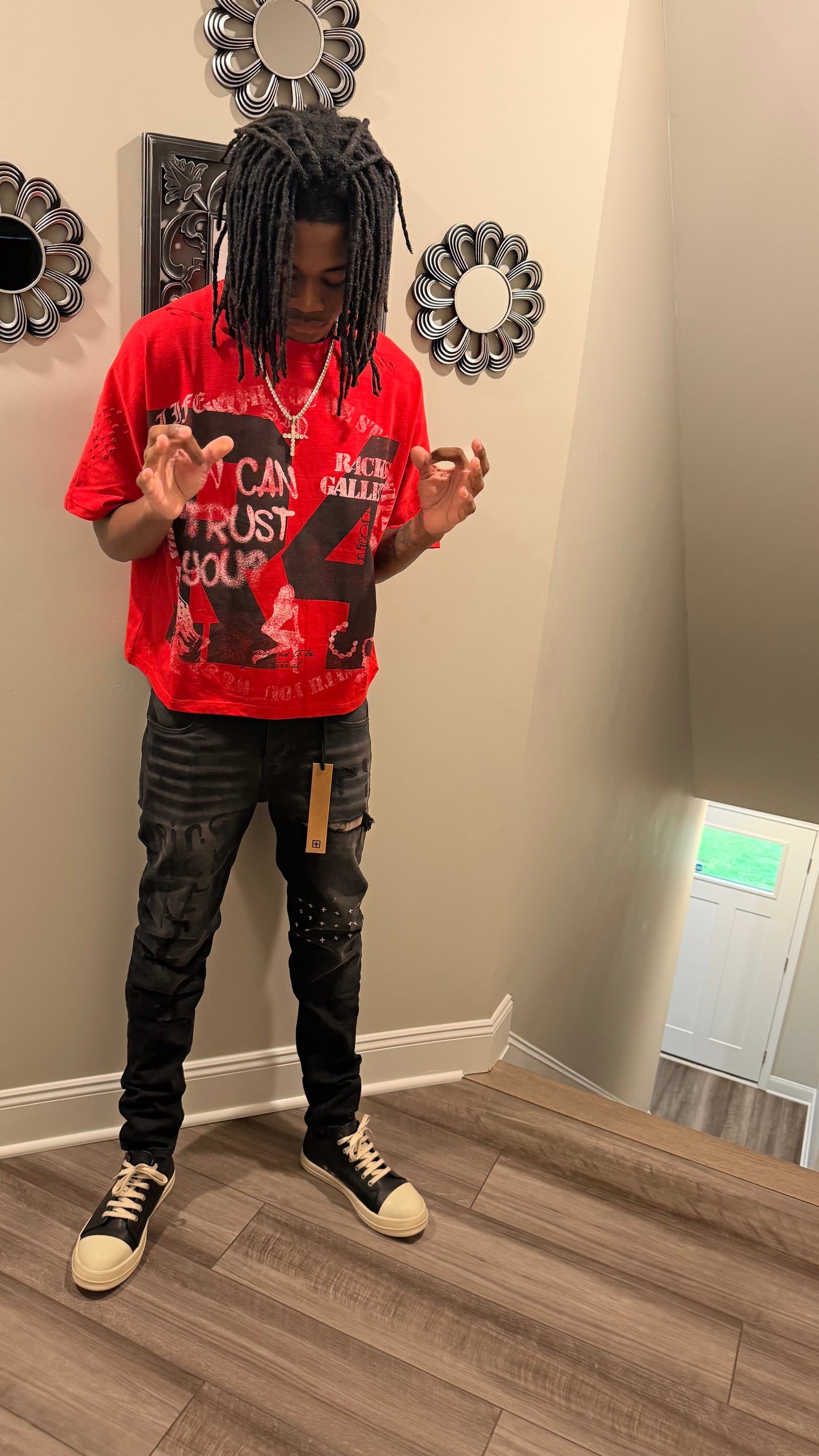 R4 Gallery tee red